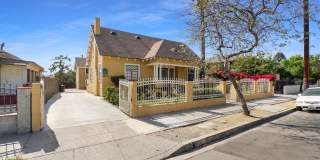 Beautiful 3 Bedroom 2 Bathroom Front House in Lincoln Heights Gallery 1