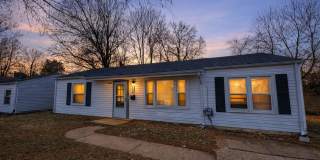 Lovely on Lorna Gallery 1