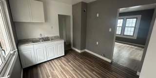 3220 Gladstone Street Gallery 4