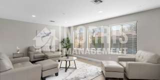 Beautiful Large Furnished Home w/A Pool Gallery 13