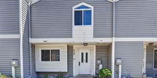 Charming 2BR Townhome in Aurora Gallery 20