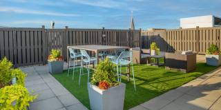 The Esquire on Fifth Gallery 11