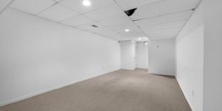 886 St. Clair Avenue Gallery 33