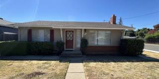 Lovely Historic Folsom 2 Bedroom Home on Corner Lot Gallery 1