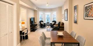 642 N Dearborn Street Gallery 6