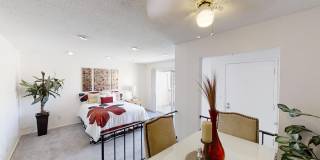 Large Studio Condo/ Perfect Location Gallery 11