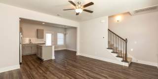 Single Family Home With Spacious Fenced Backyard! Gallery 10