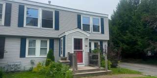 Charming 3 Bedroom Townhouse Gallery 1