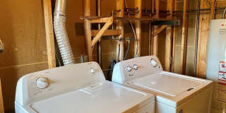 Spacious Home with Great Layout for Roommates! Gallery 17