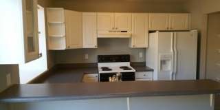 Charming 2 BR/2BA Townhome in Prime Rockrimmon Location! Gallery 4