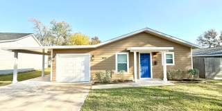 Charming Recent Construction 3/2/1 Home Near Downtown Lake Jackson ! Gallery 1