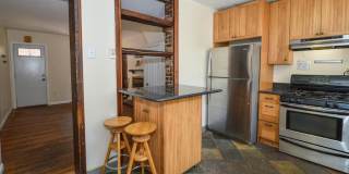Gorgeous 3-Bedroom Townhouse in Washington Square West! Available mid-July! Gallery 8