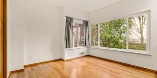 1 Bedroom Apartment Next To Cal Anderson Park! *Utilities and Garage Parking Included!* Gallery 4
