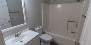 3 bedroom duplex in Southern Columbia. Gallery 24