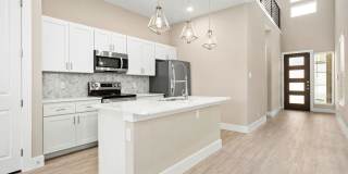 Luxury 3/2.5 Townhome Gallery 9