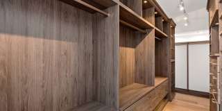 200 E Delaware Place Gallery 19