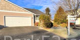 3-Bedroom Duplex Home - Gated Community - South Hill Gallery 1