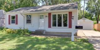 Charming 2 Bedroom Home in Normal Gallery 1