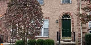 3BR Townhome in Abingdon: Deck, Assigned Parking, Pool, Gym + W/D Gallery 1
