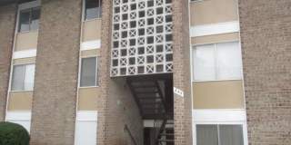 Amazing 2 bedroom/ 1 Bathroom unit with plenty natural light Gallery 1