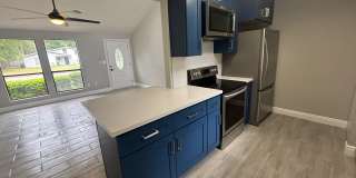 Newly renovated, WOW this will rent quick! Gallery 11