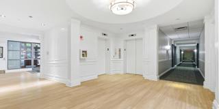 250 Daniel Burnham Square Gallery 33