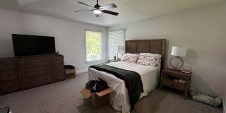 5 Bed 4 Bath Home fenced yard Gallery 70