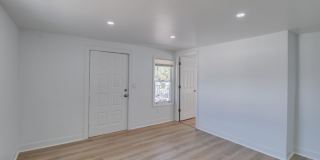 236 N Oleander Avenue Unit #2 - Available Now!! Gallery 4