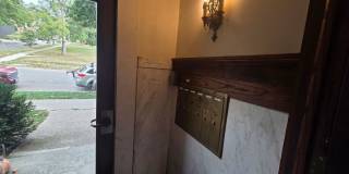 2 Bedroom, 1 Bathroom in Historical Woodland Avenue building! Gallery 36