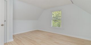 25 Summit Street Gallery 18