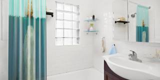 291 S Pearl Gallery 5