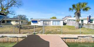 Amazing Indian Rocks Beach Waterfront Rental – Dock, Boat Lift & Garage! 3bed | 2bath Amazing Indian Rocks Beach Waterfront Rental – Dock, Boat Lift & Garage! 3bed | 2bath Gallery 3