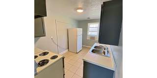 2 Bedroom House Near Aksarben Gallery 10