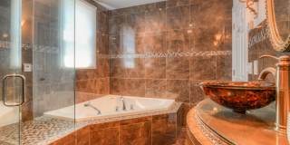 16 Abbott Avenue Gallery 23