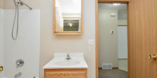 Spacious 2-Bedroom Townhome with Attached Garage in Brandon! Spacious 2-Bedroom Townhome with Attached Garage in Brandon! Gallery 22