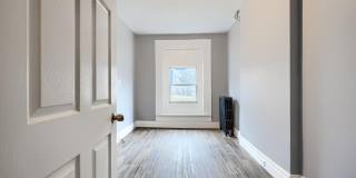 2533 W LOMBARD Street Gallery 2