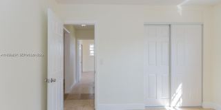 5520 Hayes St Gallery 21