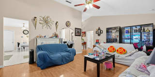 Spacious 4BR House in Orange Park Gallery 15