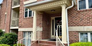 Charming 2 Bedroom/2 Bathroom Apartment Unit in Pond Condos! Gallery 3