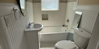Bungalow in Charlotte with 2 bedrooms, 2 baths Gallery 14