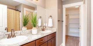 3 Bedroom + Flex Space in Central Location - Close to Old Mill! Gallery 12
