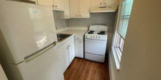 * Longwood * Clean & Basic 1-Bedroom on MBTA GL-E Gallery 3