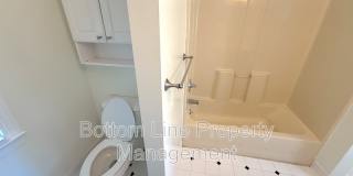 2417 Bay St. Gallery 14