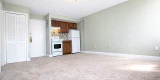4651 CENTRE AVEAPT 37 Gallery 2
