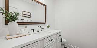 5011 Hayvenhurst Avenue Gallery 27