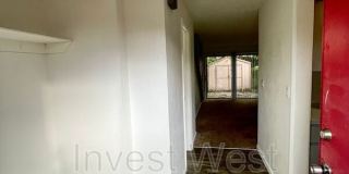 1960 33 Avenue Gallery 1