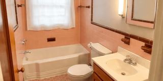 223 E Washington Ave Gallery 7