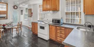 1205 4TH Street NW Gallery 11