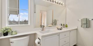 3bd/2.5ba Bellevue Condo Gallery 28