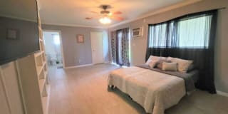 909 Wehrt Gallery 15